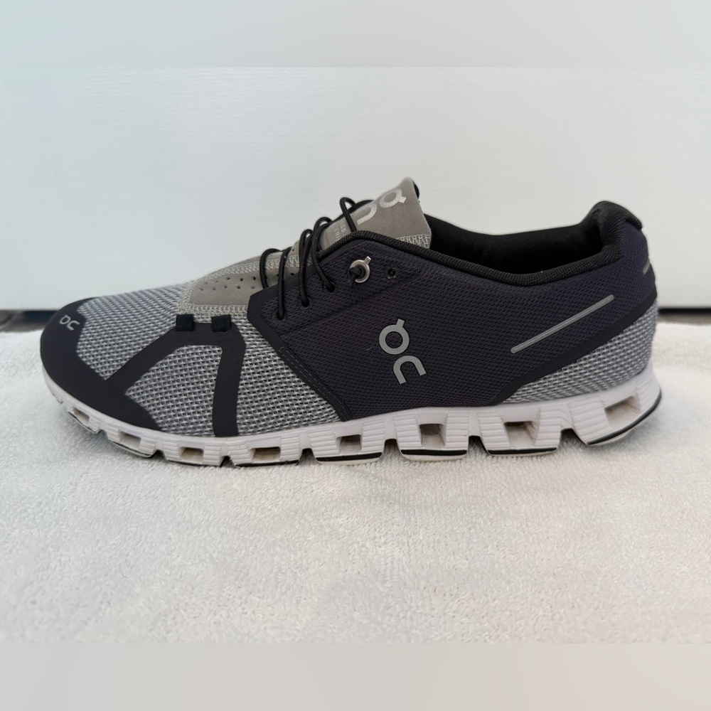 On Cloud Men’s Running Men's Athletic Shoes 11.5